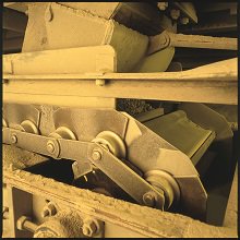 Renold Jeffrey Apron/Pan conveyor chain is ideal for moving product horizontally and up inclines. 
Learn More: ow.ly/Pbax50yUaxa