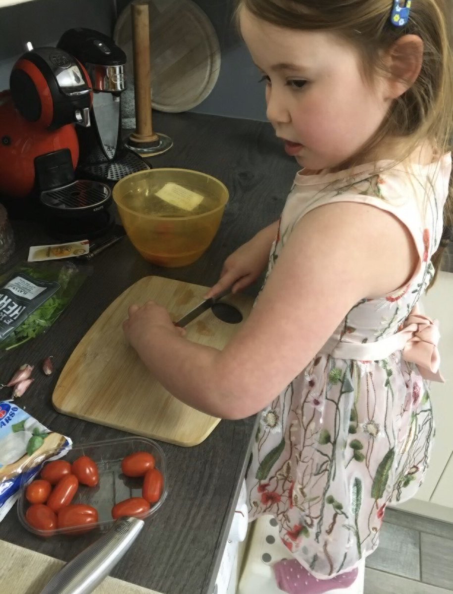 HinckleyParks's tweet photo. Rigatoni Caprese Chef Primrose (Y2) #deliveryplease https://t.co/eDDiY6drU7