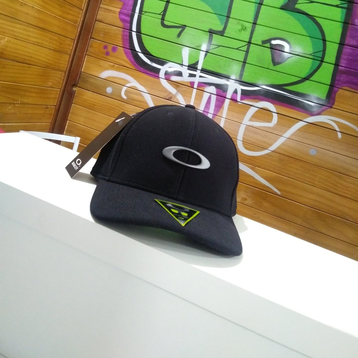 gibistore047's tweet photo. Quer tincan? Cola com nós 🔥🔥
.
.
Vários modelos de bonés oakley, Ferrari, quiksilver, lacoste... 🏄
.
.
#bonesoakley #bonesferrari #bonelacoste #modasurf https://t.co/uumHnHSGd2