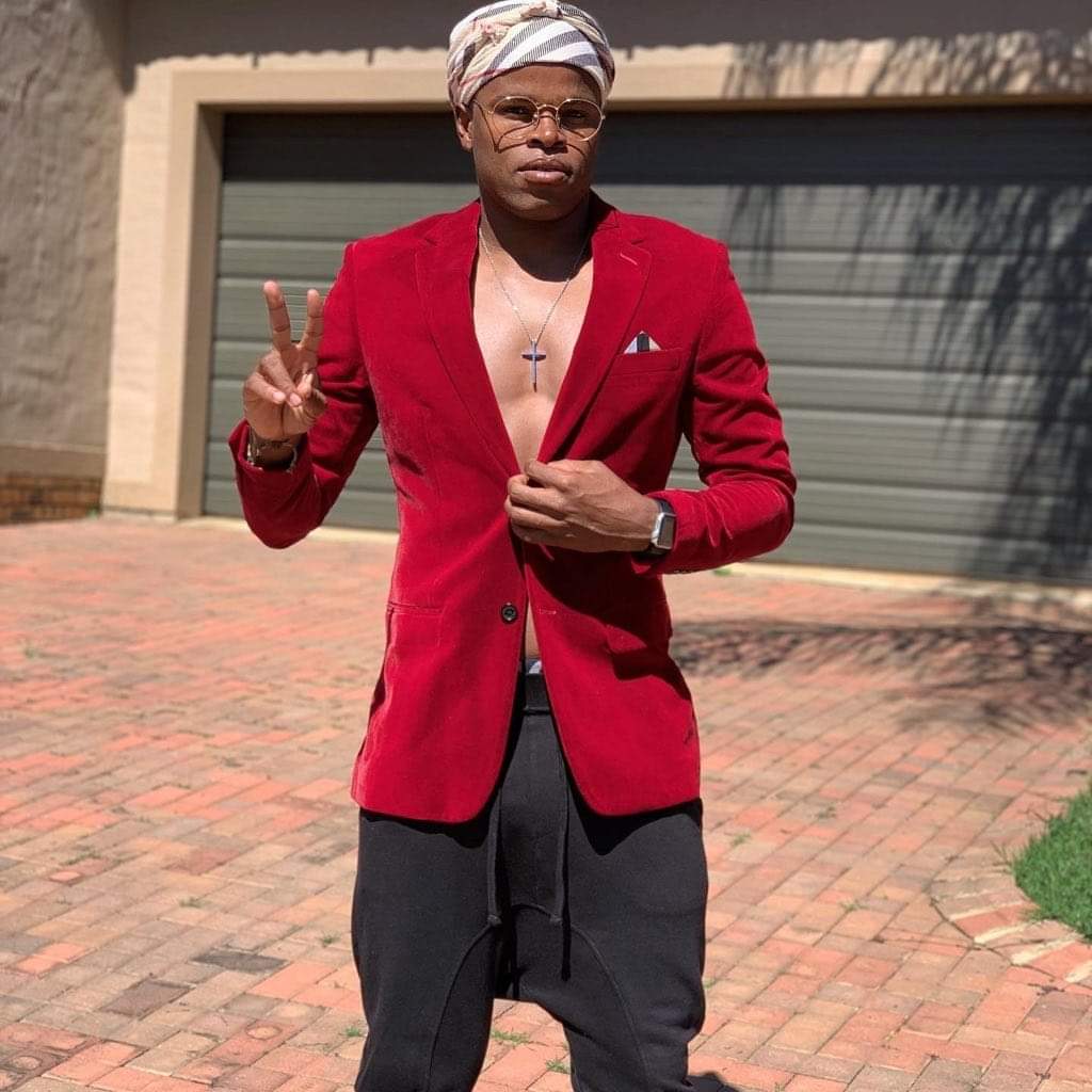 RaymindmSK's tweet photo. @WillardKatsande Challenge accepted. #StayHomeSA #FlattenTheCurve #Katsande #Raymind https://t.co/pQ4BedMnrw