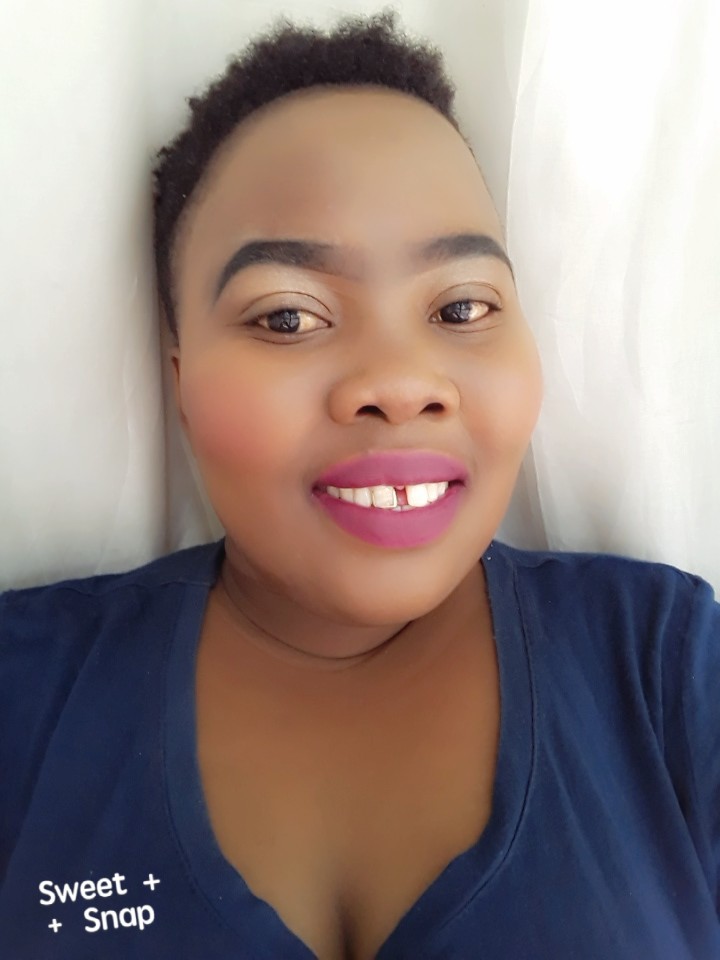 Hunadi_theHost's tweet photo. Hey south Africa.
Are you ready for the 1st ever episode of #celebritieslookalike? 😊
We have this young woman who says she looks like someone.
Be on the look out for my reality show to Air here on Twitter and Facebook.
Videos coming soon.

Who does she look like? 😄 https://t.co/QVbgsV1MOE