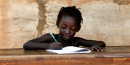 Cisco's tweet image. 3.8 billion people are not connected to the internet and billions more don’t have consistent access. Learn about the role of technology in powering an #InclusiveFuture.

cs.co/InclusiveFutur…