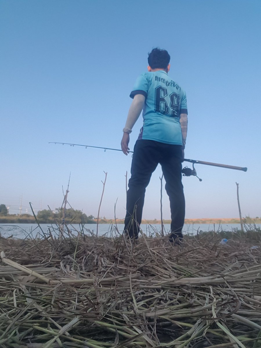 kongphadung's tweet photo. บางที เรา��้องเดินตามถนนของตัวเองบ้าง https://t.co/gPyWkT8tX8