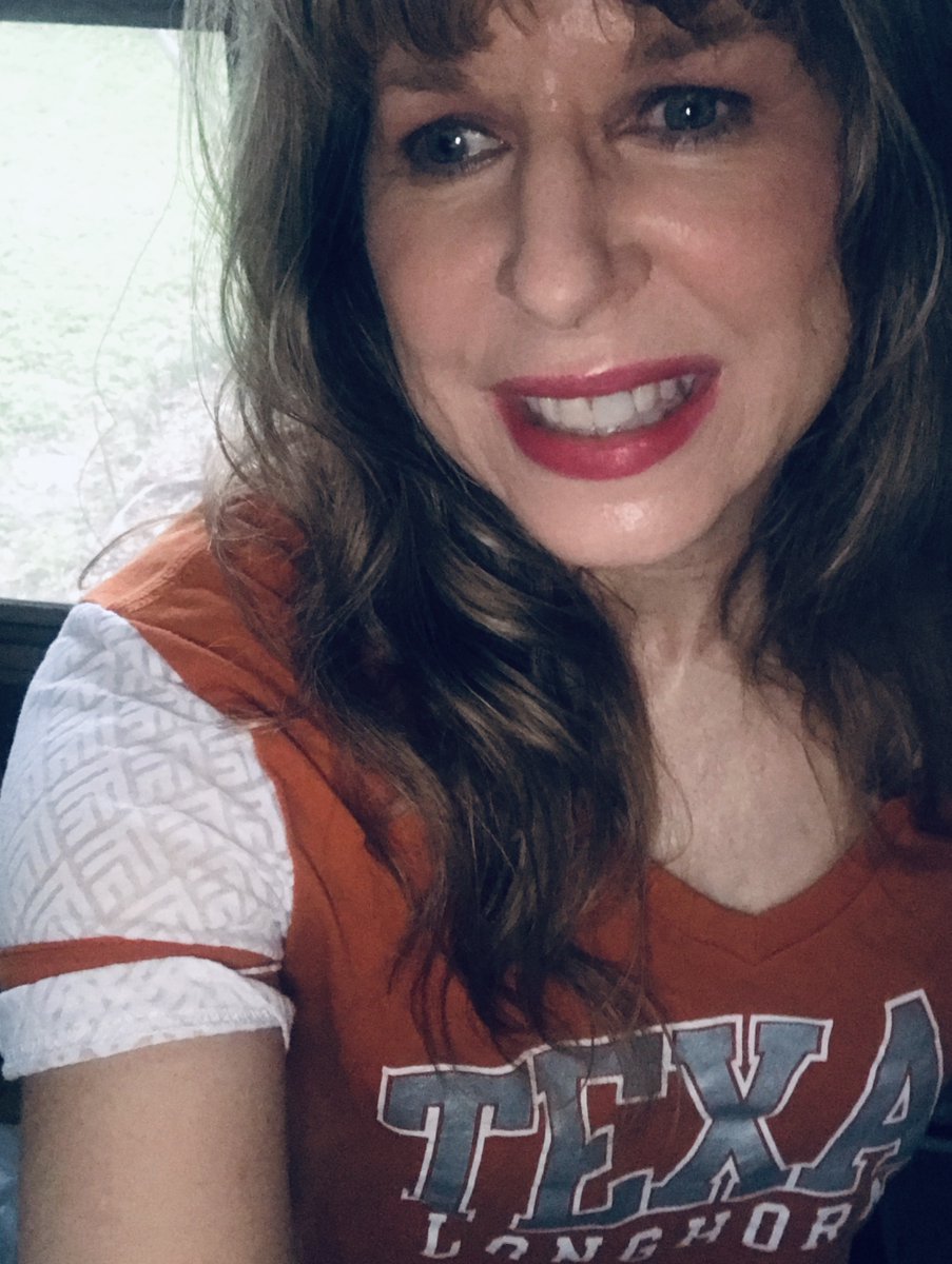 WolfeWoman23's tweet photo. The Texas Longhorns are forever my favorite team!
#Justgettinstarted #SRHSTexanStrong #RayburnRallyWeek #TogetherTuesday
@SamRayburn_HS https://t.co/vvoBSRjEBt