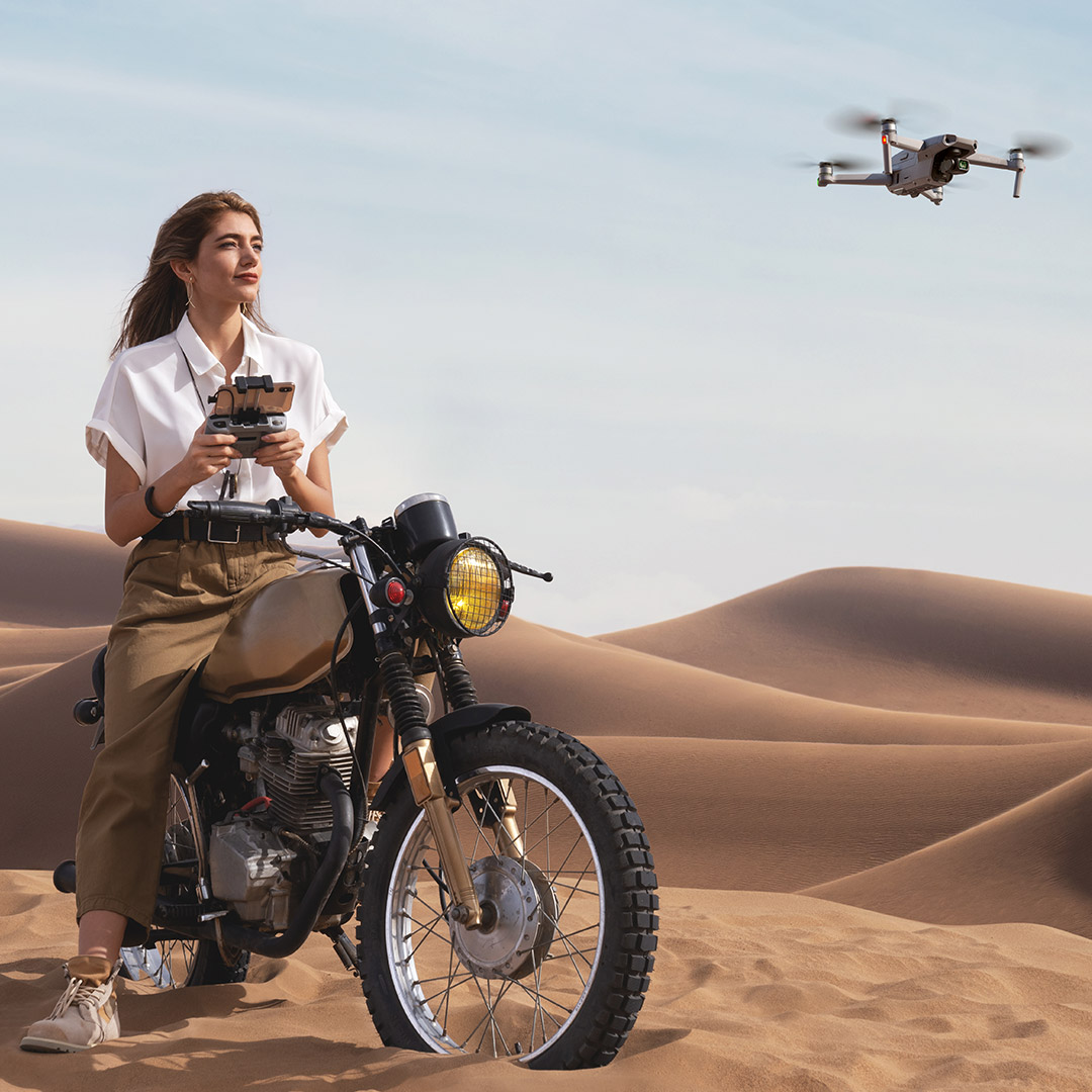 TheRCGeeks's tweet image. The @DJIGlobal Mavic Air 2 has been announced! The new drone will shoot 4k@60fps, 1080p@240fps and produce staggering 8k hyperlapses at the touch of a button. Will you be buying one? #drone #MavicAir2