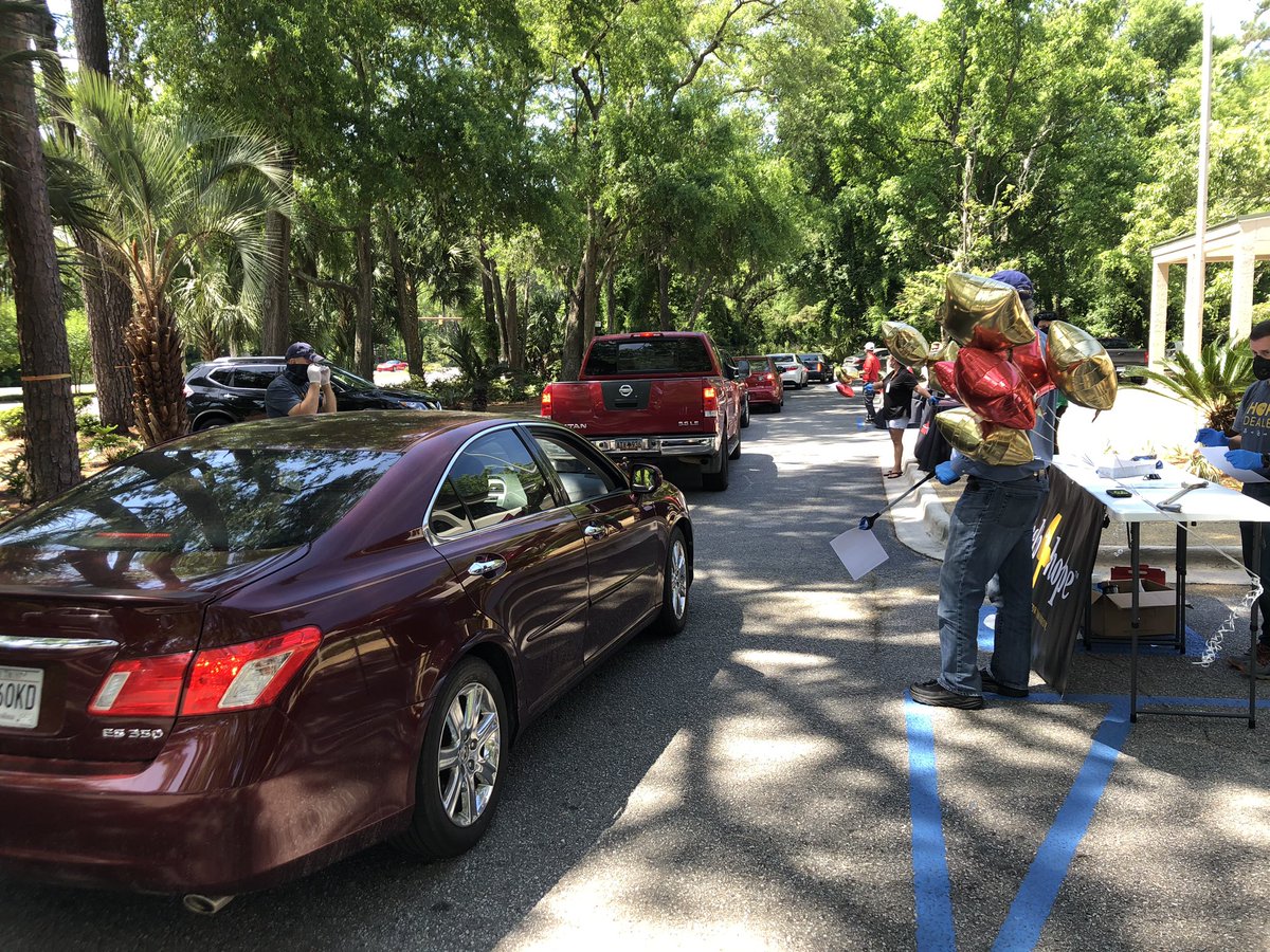 WSAVAndrewD's tweet photo. 333 restaurant gift cards handed out on Hilton Head today through #help4hope if you would like to donate. https://t.co/SYeiMNX53I @WSAV https://t.co/LoAe6GKbkb