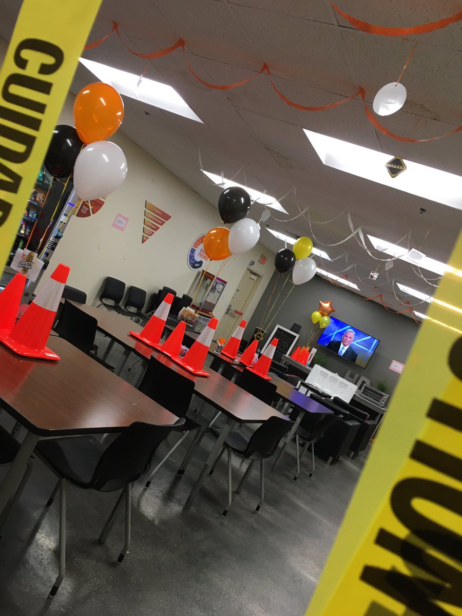 SouthsideHD0226's tweet photo. Today we are celebrating 180 days Safe with an INCREDIBLE and SAFE spread from Olive Garden. Our associates have work so hard and safe and we can’t not celebrate them!
The best safety equipment is a safe worker!
#SouthsideStrong #180daysSafe #safety https://t.co/5dnPdu5fed
