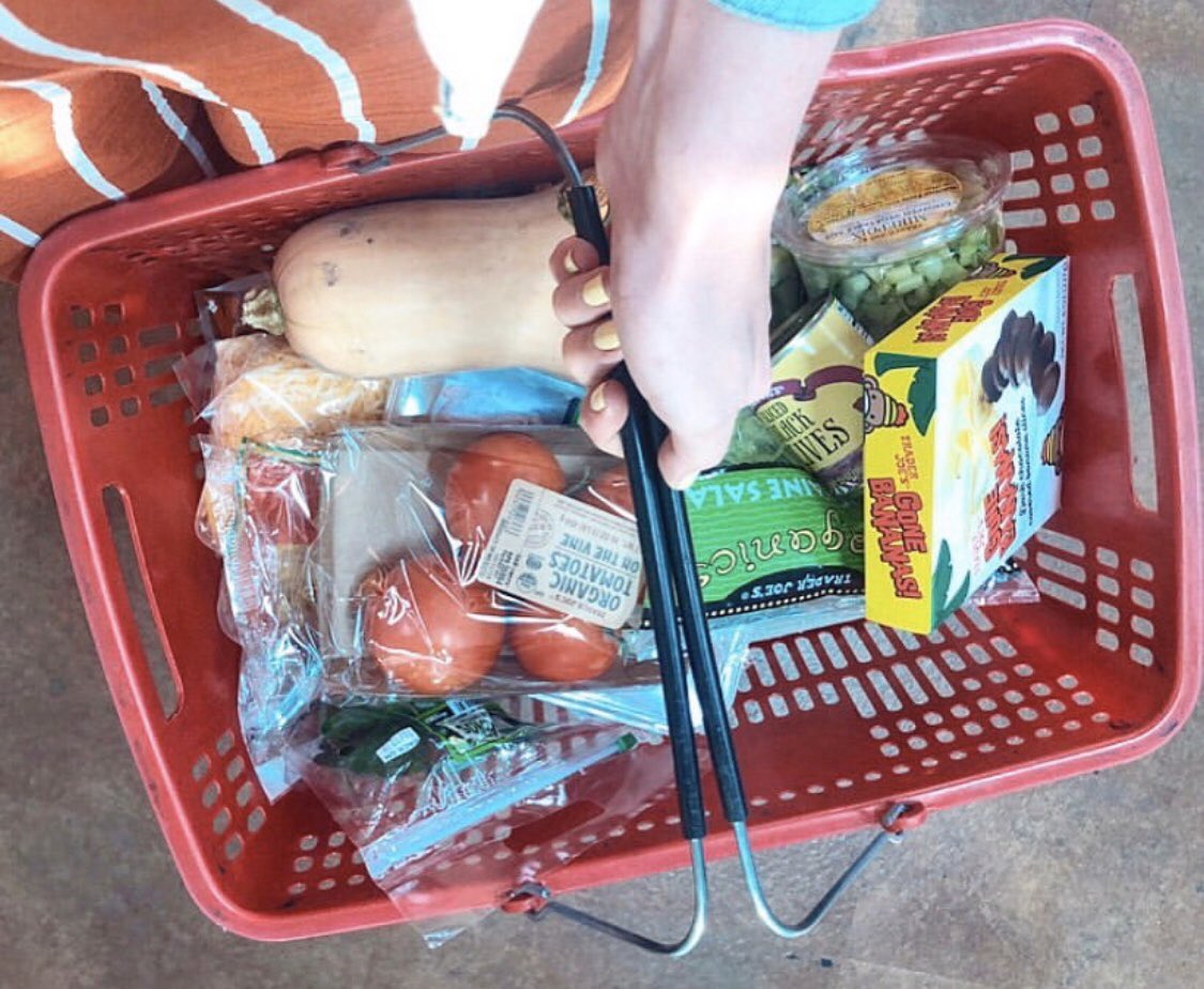 gfsocialite's tweet photo. #tbt to simpler days when going to the grocery store was fun &amp; the 🌎 wasn’t in the middle of a pandemic 😷 https://t.co/L5Nm3NmkDf