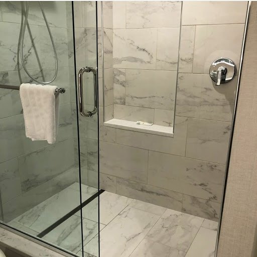 Oatey_Co's tweet photo. This beautiful bathroom from the O’Hare @Westin is a perfect example of why hotels choose QuickDrain linear drains to create calm and relaxing spaces for their guests to unwind. #hospitalitydesign #lineardrains #quickdrainusa https://t.co/IVvEOY7XMd
