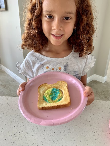 AngelaBrentHar1's tweet photo. My loving #kindergarten "Bird at Work" loves our #science experiments. A fun approach to a serious topic. πππ @ShineonSPES
#GlobalWarming #sharePBCSD
#GoingTheDistanceAtPBCSD #PBScienceInTheSun @PBCSDScience @pbcsd #CKLA
#TakingCareOfTheEarth @PBCSDSecLit https://t.co/VEiFySUBIt