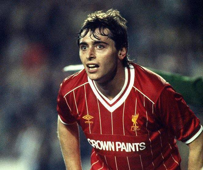 Un3DeAbrill's tweet image. Tiene que haber un partido homenaje entre Osasuna Y Liverpool en recuerdo de Michael Robinson. Sé que ahora es un momento complicado, pero habrá tiempo para hacerlo. Hacerlo posible @CAOsasuna y @LFC. 

Se agradece RT.