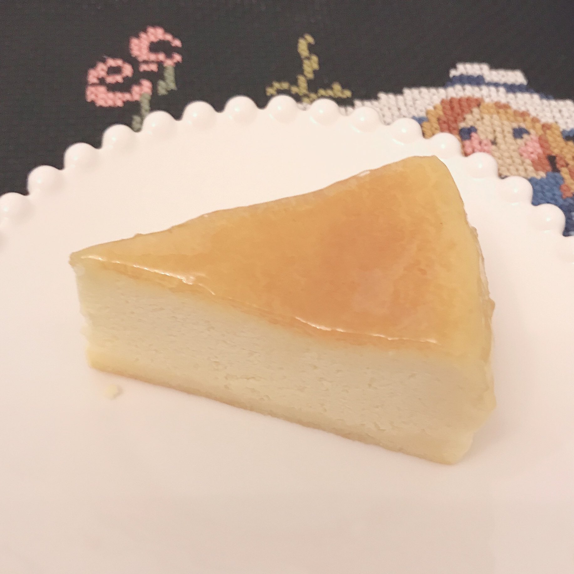 تويتر 田 ユキ على تويتر モンサンミッシェルのケーキです 絶妙な甘さの生クリーム ふわふわかるいスポンジ 久しぶりに食べたけど至高 バタークリームのロールケーキも買いたかったが今日は我慢 一つ言いたいのはネットの口コミはあんま当てにならん