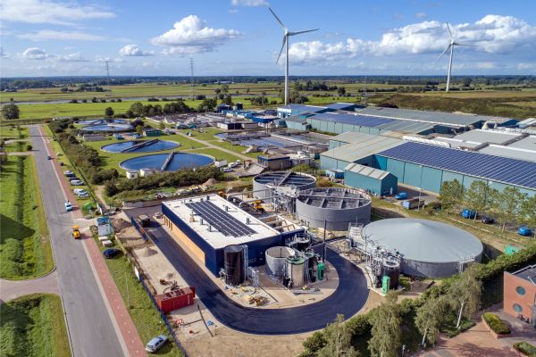 HollandWater's tweet photo. Together with international public-private consortia, @tudelft and @KWR_Water received funding from the EU Horizon 2020 programme for two large international water research projects: Water mining and ULTIMATE #H2020 #circulareconomy https://t.co/4tSZJbvru3 https://t.co/KE4mmJuFe8