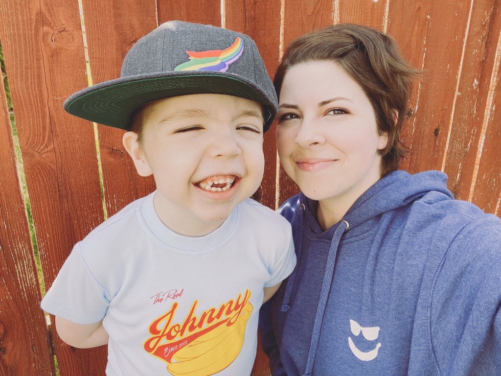 mandamay91's tweet image. Me and my handsome little guy #Ilovemyson #BananaSwag @johnnybananas