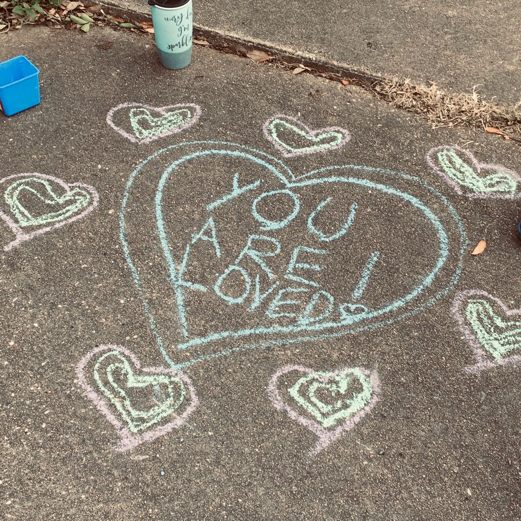 3eOrganizing's tweet image. Sending out a message from my kiddo and I: “You are loved. “
#Inspiration #chalkart