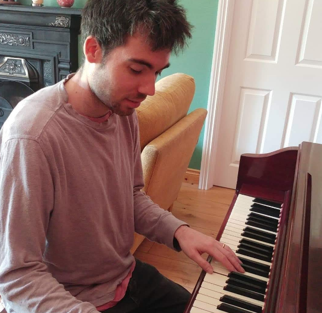 #Indiefolk #singer Cormac Russell has just announced a brand new #song ‘Yankee Fool’ which is set to be released on the 1st of May.
bit.ly/3bKCkcN
#New #Song #Music #singer