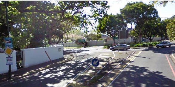 _ArriveAlive's tweet photo. Traffic Calming, Speed Calming and Road Safety https://t.co/egbLiyBvac #ArriveAlive #TrafficCalming #SpeedCalming @paycity https://t.co/3BTU0pQit5
