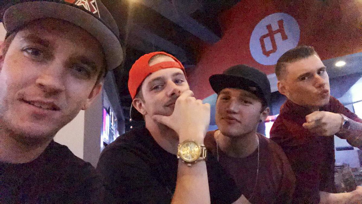 mosh_jiller's tweet photo. Happy birthday to one of my best friends @blain_cronauer hope you have a good one big sexy 😘 https://t.co/4EJ9RTtROh