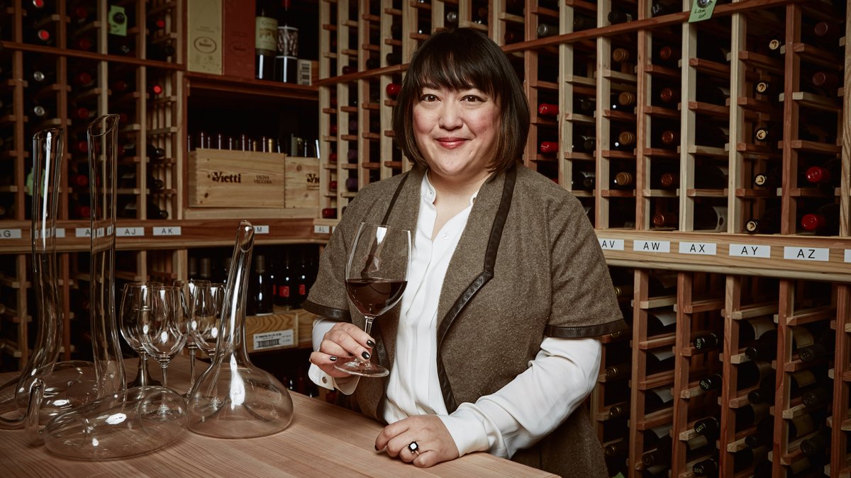 Mastercard's tweet photo. In our next #Priceless experience at home, sommelier @belinda_chicago will take over our Twitter channel for a wine tasting and Q&amp;A. She’ll also share how you can join us in the fight against COVID-19: https://t.co/pa9cfUdTh4

Join us live on Thursday, 4/30, at 5:30pm ET. 21+ https://t.co/ASEcOZZlRM