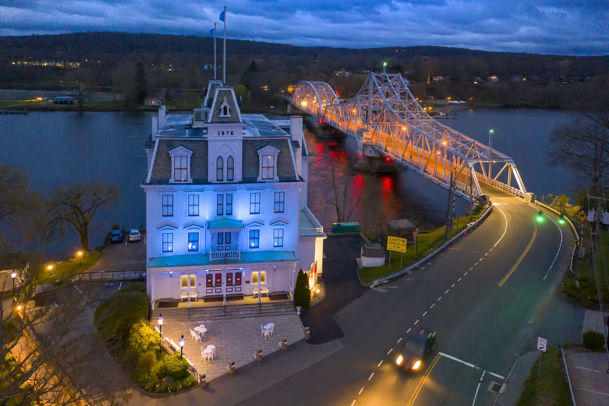 On what would have been opening night, <a href="/GoodspeedMusicl/">Goodspeed Musicals</a> began lighting its exterior blue as a sign of gratitude to "those who are working to keep us safe and healthy." (📸: @markmirko) 

More photos: bit.ly/2ySL3e8