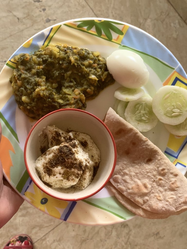 What was lunch today.Palak alooBoiled eggCurd CukesRotiI find myself clicking such less food photos these days (apart from what I want to post recipe for). Weird because everyone else seems to be clicking food pictures so much.
