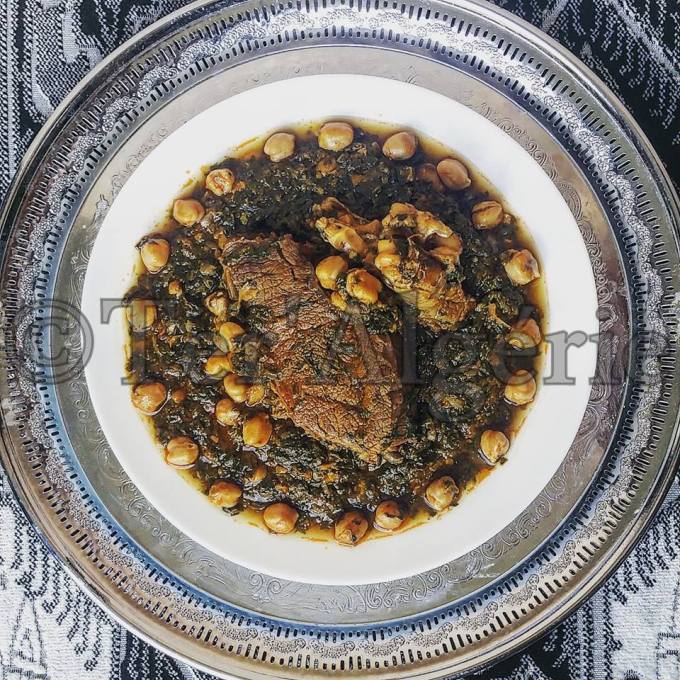 TFINA CONSTANTINOISE / BONOISEPlat d'origine juif du Maghreb et musulmans d'Annaba, qui existe en trois versions. Tunisienne appelé Bkaïla et marocaine appelé Dafina. Contrairement a ses voisines la Tfina de Constantine est préparée avec des épinards.