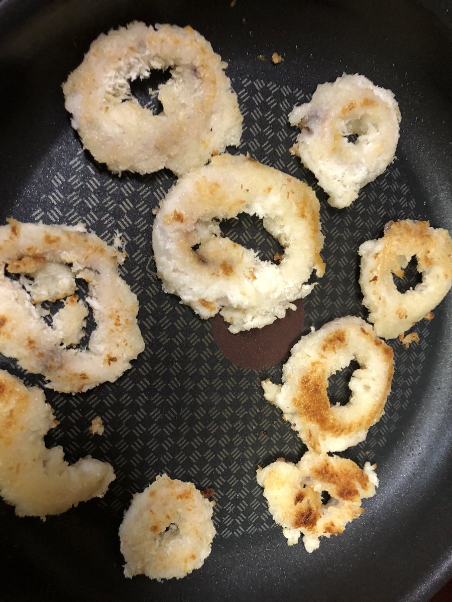ま太郎 揚げ焼きって一口に言っても油の量全然違うんですよね 魚のフライとかだと普通の炒め物と変わらない くらいの量でいけるんですけどね たぶん 結果的に成功 したので まあよかったです 笑 ま太郎 揚げ焼きって一口に言っても油の量全然違うんですよね 魚のフライとかだと普通の炒め物と変わらない くらいの量でいけるんですけどね たぶん 結果的に成功 したので まあよかったです 笑