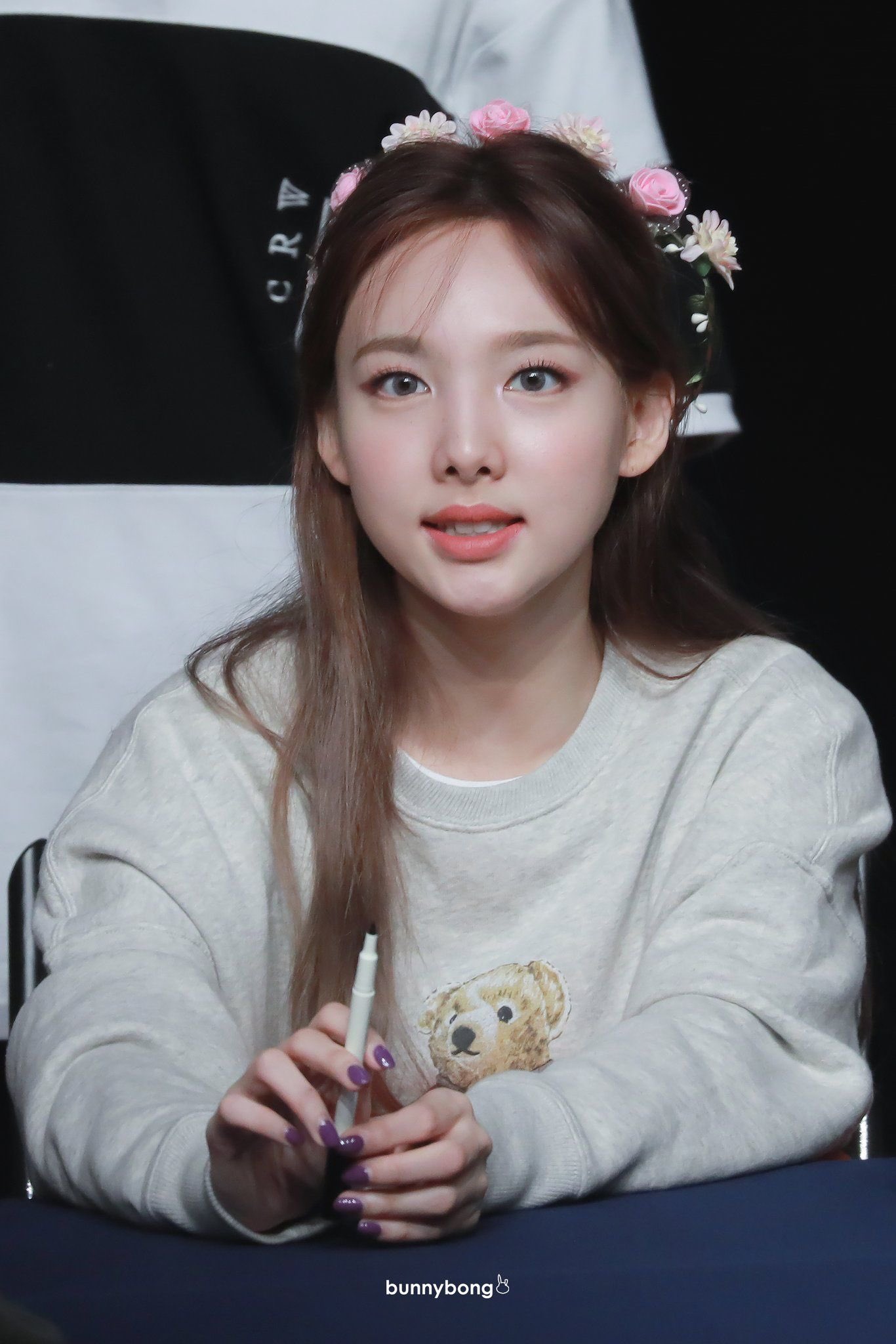 Twitter 上的 ゼロから始めるメイク勉強 ゼロから始めるメイク勉強 パーソナルカラー勉強 Twice ナヨン から学ぶ ブルベ夏 ブルベ夏は淡い色が合うらしい 原色 オレンジ系は相性悪い 髪の色は暗めが良い ナヨンの金髪も見てみたい気もするけど このqooとの Twitter 上的 ゼロから始めるメイク勉強 ゼロから始めるメイク勉強 パーソナルカラー勉強 Twice ナヨン から学ぶ ブルベ夏 ブルベ夏は淡い色が合うらしい 原色 オレンジ系は相性悪い 髪の色は暗めが良い ナヨンの金髪も見てみたい気もするけど このqooとの
