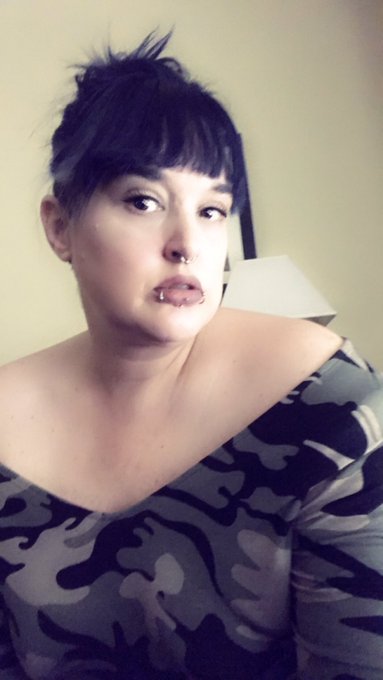 Going a bit stir crazy but my face won&rsquo;t show it. 919-234-7128. #MistressLydiaD #TheTopFemDom https://t<a href="/tag/mistresslydiad"class="tags"><span>#mistresslydiad</span></a><a href="/tag/thetopfemdom"class="tags"><span>#thetopfemdom</span></a>