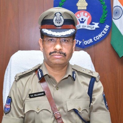 Itsnandansingh's tweet photo. Retweet Maximum nd support @theskindoctor13 
#WeStandWithSkinDoctor
Rtw for                           Like for                          
Bhagwa sher                Hyderabad   
Major Neel                    Police https://t.co/ftZJfzRC42