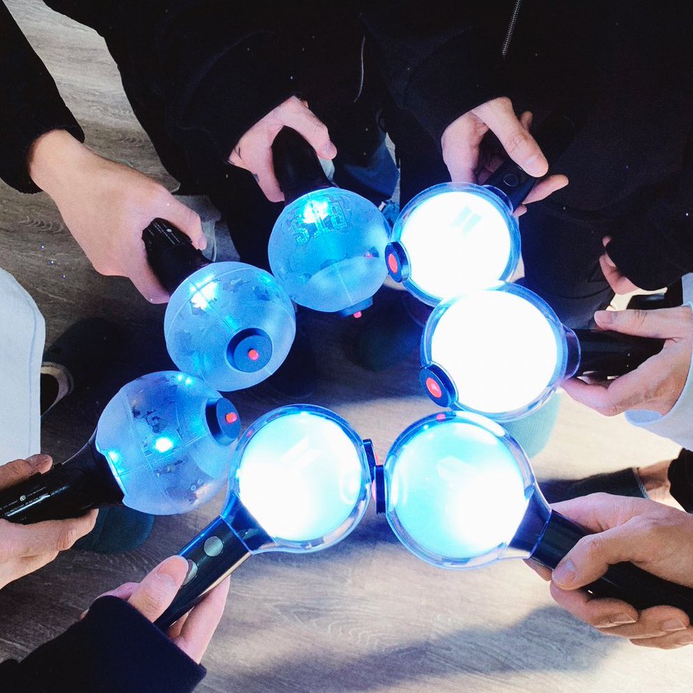 amwifebts's tweet photo. ——— แจก ARMY BOMB 1 แท่ง ———
         เวอร์สเป MAP OF THE SOUL

🌈 กติกา : รีทวิตนี้ + ฟอลแอค @amwifebts + เมนชั่นแอค @BTS_twt

🌈 สุ่มวันที่ : 13/06/63

#ปล่อยของสะสมบังทัน #ตลาดนัดบังทัน #ตลาดนัดBTS #ตลาดนัดBT21 #ตลาดนัดรถไฟบังทัน #ตลาดนัดรถไฟBTS #ของสะสมบังทัน https://t.co/qheVEhYGup