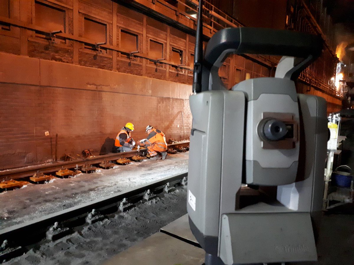 IBH_Vermessung's tweet photo. Vermessungarbeiten im Herzen der Kokerei Prosper
Auswechslung des Löschwagengleises während des Betriebs. Wir richten die Schienen millimetergenau und scannen den Bereich mit der SX10 für einen Werksbestandplan.
#trimble #ibhvermessung #SX10 #kokerei #scannen #vermessen https://t.co/fqb6Ca2y8b