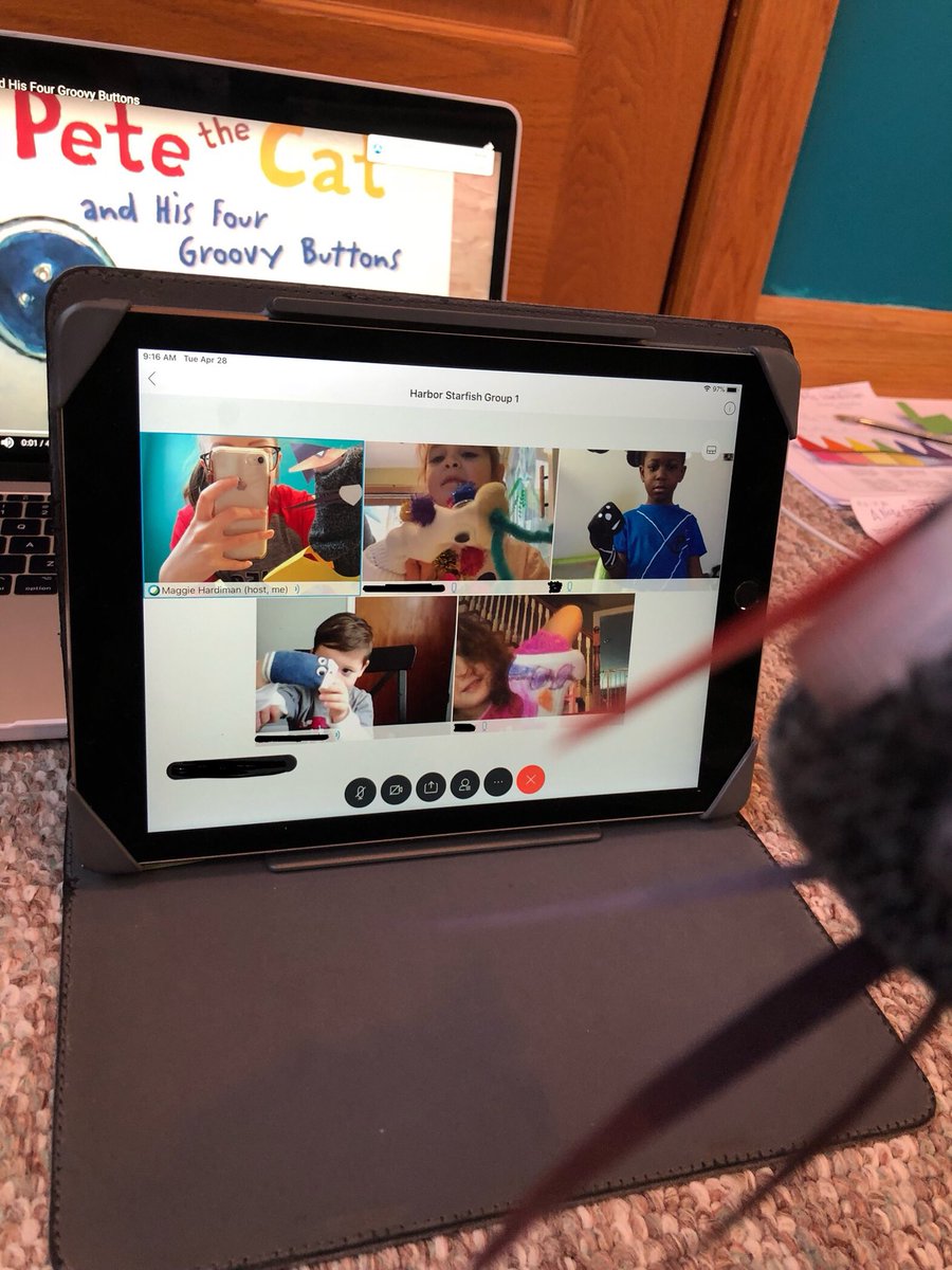Mrs_Lucito's tweet photo. Pre-K Literacy Week is off to a great start! Today we connected literacy and the arts with a Puppet Theatre 🎭 We had a few new friends join our meetings today, including one of our favorites, Pete the Cat! Look at these creations 👀😸 #MineolaProud #DistanceLiteracyWeek https://t.co/mHmKKqNbEs