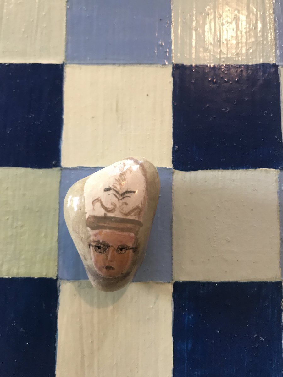 Emmievb's tweet photo. Check out these 7 awesome creative projects youngsters https://t.co/iTs6hw7hcT…
Here is one I made earlier from wood and stones: 
@ATTheBusUK
 #Homeschooling2020 #makingstuff #chessboard https://t.co/DgTmUm5B1O