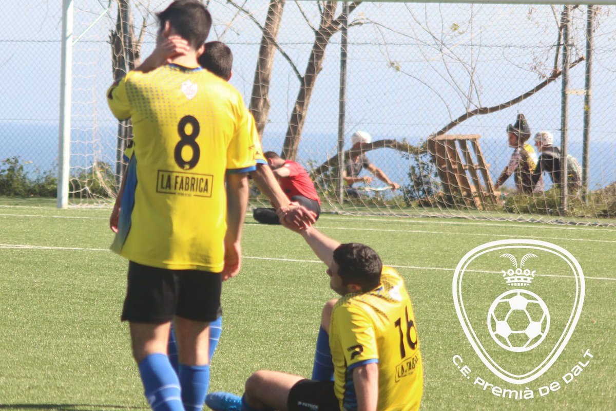 MAI DEIXIS QUE UNA MALA SITUACIÓ TREGUI EL PITJOR DE TU. TRIA MANTENIR-TE POSITIU I SER LA PERSONA FORTA QUE ETS !

Cap jugador és tan bo com tots junts!! 1+1=3

#JoEmQuedoACasa  #somPremiàdeDalt #somGrociBlau #JoActuo #CEPremiàdeDalt #CEPremiàdeDaltConfinat