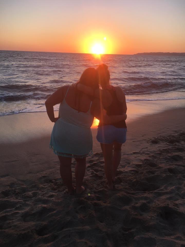 schulmeg's tweet photo. There is something about sunsets that makes you appreciate everything good in life ๐๐
#Mexico2016 with my BFF @kpau333 listening to @kennychesney on repeat๐ถ #hereandnowchallenge @noshoesnation https://t.co/Km9zPbyH8k
