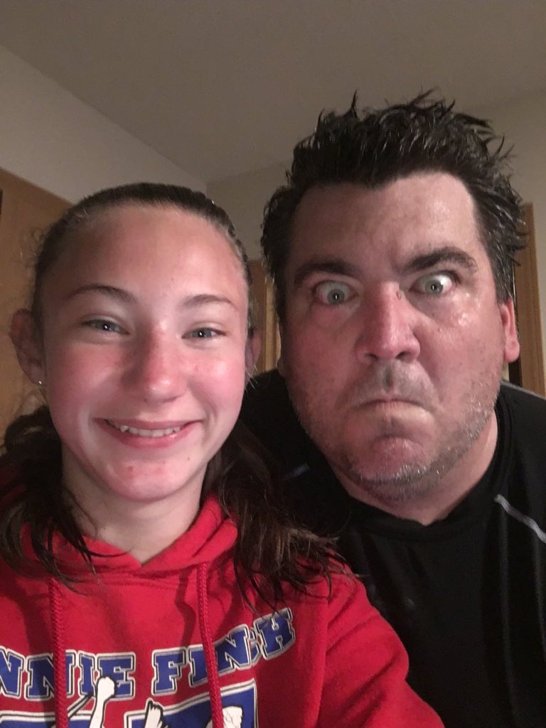 DeuceBailey2's tweet photo. Got up today at 4:30 am and ran for 30 minutes with my dad👍🏻 even though it rained it was still a lot of fun❤️🏃‍♀️ https://t.co/cxXofGrfOc