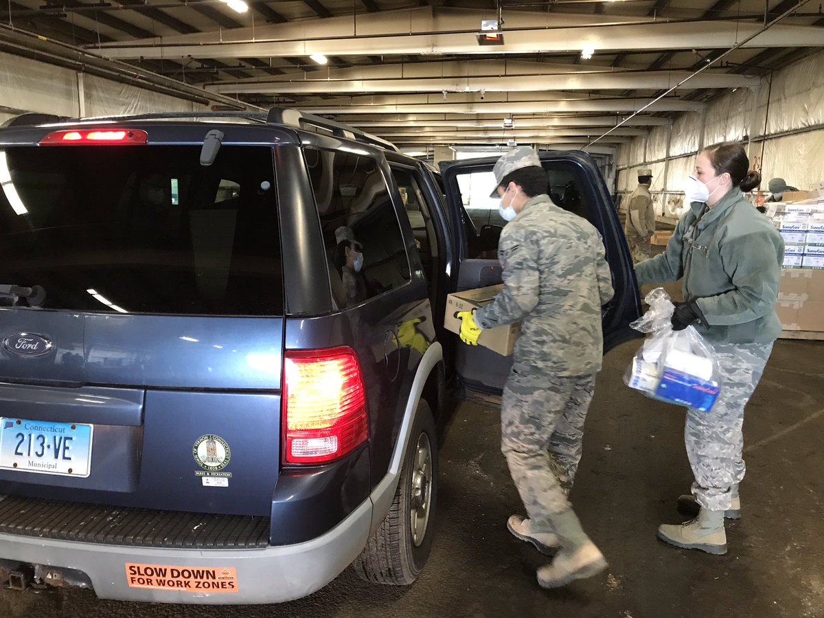 CTNationalGuard's tweet photo. This morning, our Guardsmen assisted DPH distribute PPE to town representatives at a distribution center in West Hartford. This PPE is scheduled to be further distributed by the municipalities to local small businesses in the coming days. #InThisTogether #ConnecticutsHomeTeam https://t.co/L3uL55mA2a