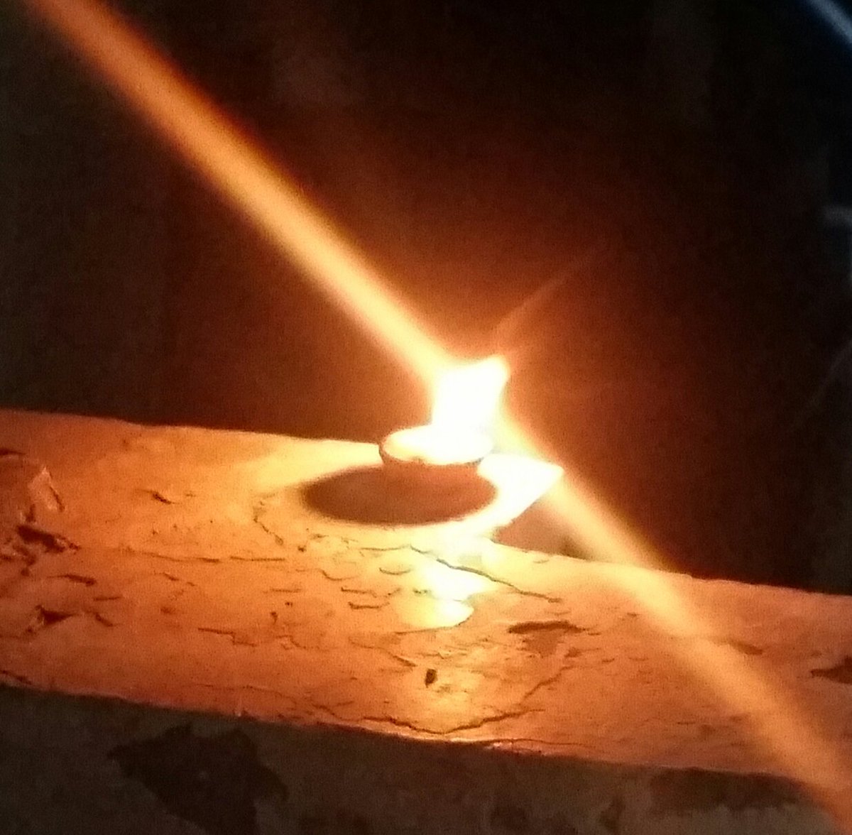 mymeenakshi's tweet photo. Gave up a meal, lit a Diya. Did my #SatvikProtest for my Sadhus.
#PalgharMobLynching #Justice4Sadhus Asking a simple question #मेरे_संतों_को_मारा_क्यों
#मेरे_साधुओं_को_मारा_क्यों https://t.co/tKkUCL6WKB
