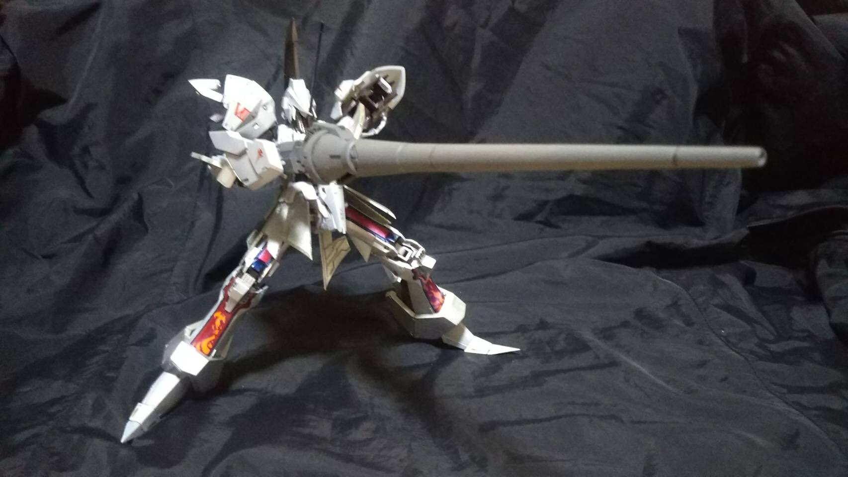 Fss Radio みさんの作った中にバルバトスのフレームを組み込んだフル可動レッドミラージュを置いときます なんと正座もできる代物とのこと レッドミラージュ Fss Jp Fss Radio みさんの作った中にバルバトスのフレームを組み込んだフル可動レッドミラージュを置いときます なんと正座もできる代物とのこと レッドミラージュ Fss Jp