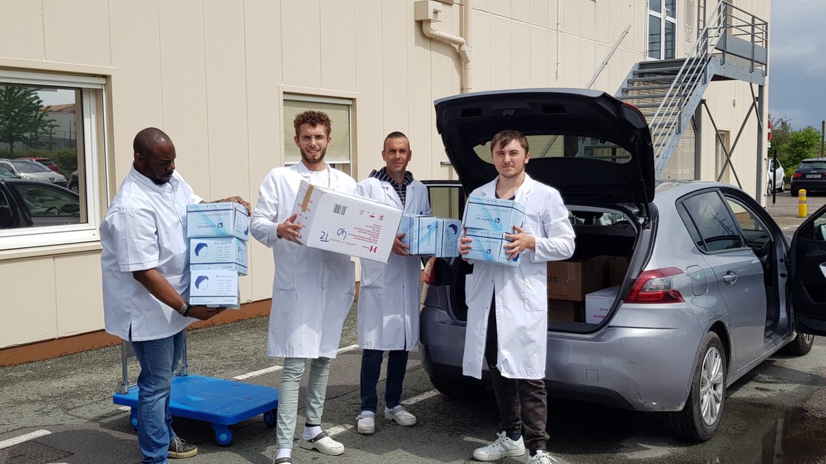 julien_bilhaut's tweet photo. Merci beaucoup à l’entreprise B.Braun (site de Chasseneuil) pour avoir offert ce jour des blouses, des combinaisons et des charlottes au CHU de Poitiers. https://t.co/UuI10rmUqv