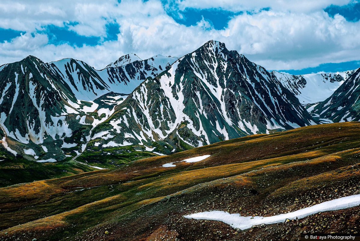 Таван сарын дундуур Алтай таван богд ийм байдаг