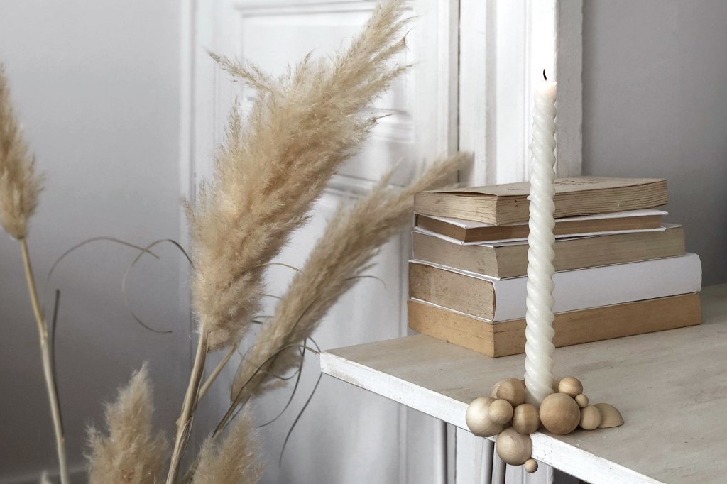 [ DIY ] Un bougeoir minimal en bois ladelicateparenthese.com/diy/diy-un-bou…