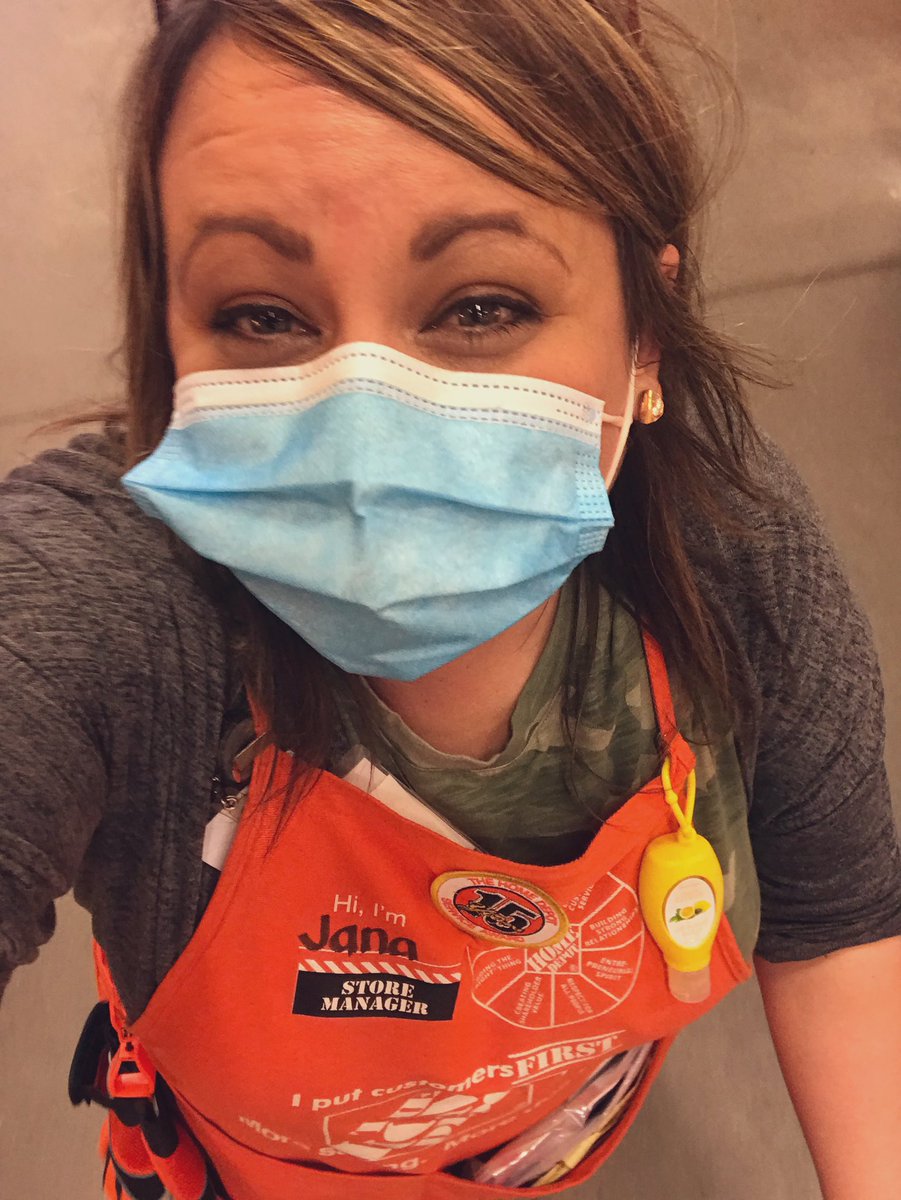 JanaVugteveen's tweet image. Army Green for my amazing team today! #StraightUpWarriorsOutHere #MWSpringSpiritWeek So thankful for my AMAZING Team @HomeDepotGrndvl