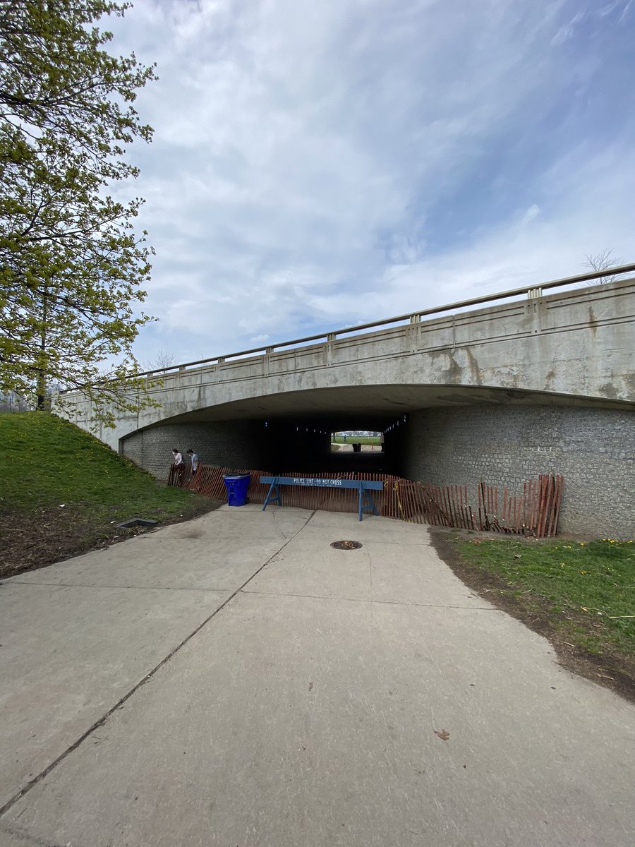 samzoll22's tweet photo. This is common sense, @LoriLightfoot, less space means less #SocialDistancing. Your fences are not stopping anyone, just forcing people closer together. Help Chicago out, open up the parks and lakefront so we can s p r e a d o u t!!! https://t.co/rCcdScogm8