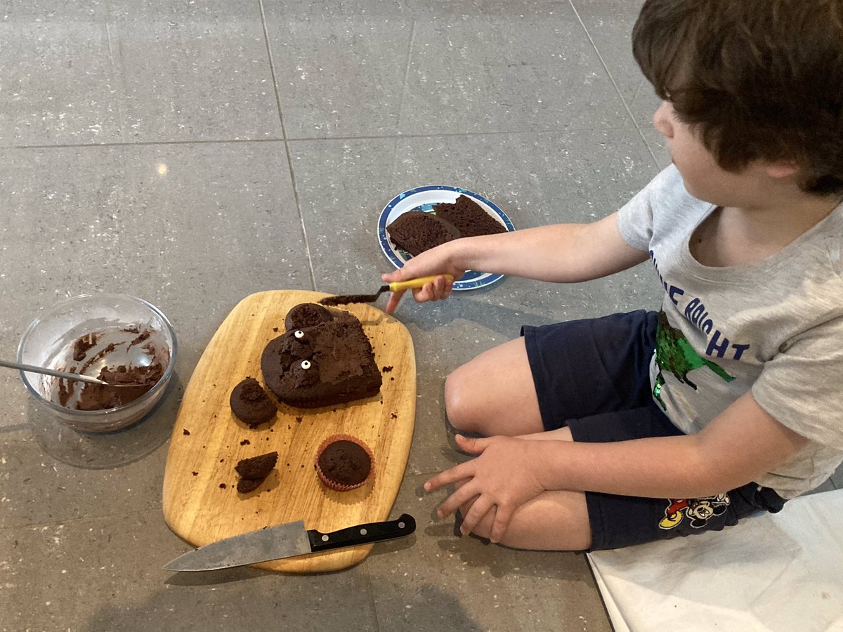 CatherineMelli4's tweet photo. Well the ice lolly didn’t appeal to William, so here is possibly the scariest looking meerkat to have ever been created from chocolate cake! Tastes delicious though thankfully! 😅 #creativebaker #meerkatmadness @HCS_PrePrep @blackcatservice https://t.co/LtWLeOajOp