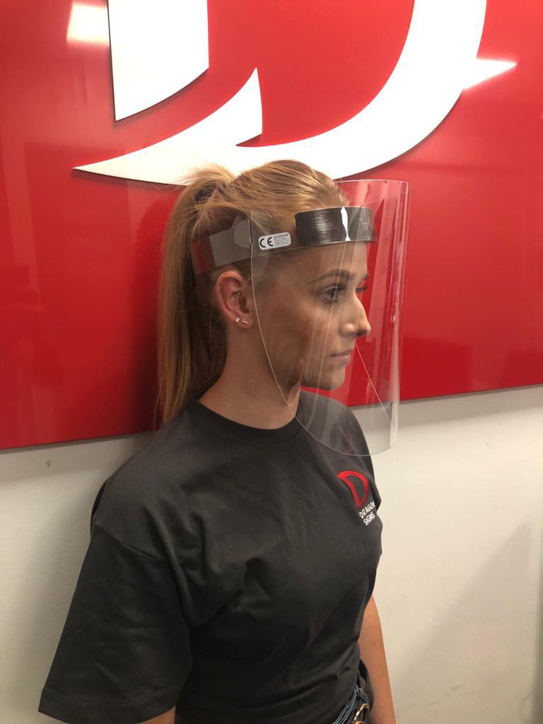 Dragon_Signs's tweet photo. Protecting against the spread of #COVID19 one full-face visor at a time. A CE category 3 certified product (conforming to EU 2016/425) for anyone requiring high levels of protection. 📞 02920 226501 or email sales@dragonsigns.com 
#nhs #stayhome #ppe #ppeshortage  #facevisor https://t.co/UMPvMulZ7f