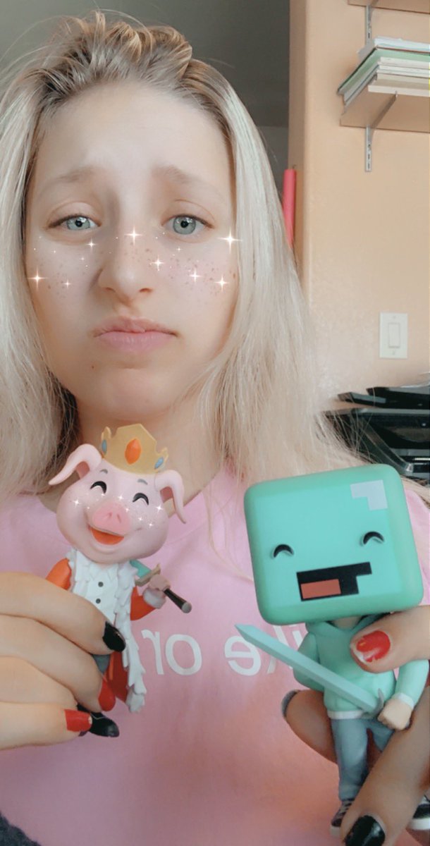 Simplyskeppy's tweet image. I found out filters work with techno Youtooz
