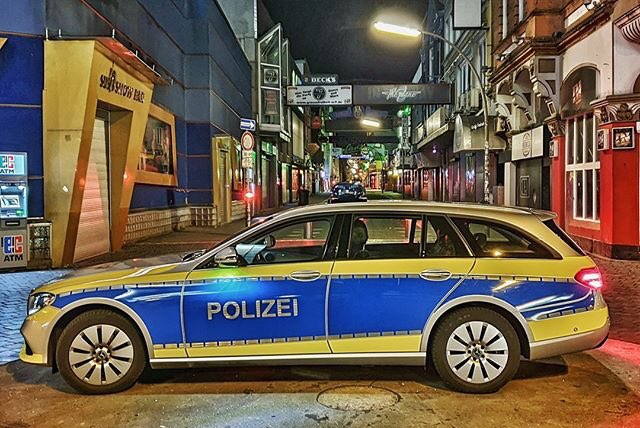 DPolGHH's tweet photo. @alx_froehlich @polizeiberlin Der Personalrat hat selbstverständlich ein Mitspracherecht bei der Beschaffung von #FuStw - ein Streifenwagen ist ein Arbeitsplatz & dessen Gestaltung unterliegt der Mitbestimmung. Bei @PolizeiHamburg eine seit Jahren geübte Praxis! Beste Grüße aus Hamburg. @UPol_eV @DPolGBerlin https://t.co/ALCoNOugKl