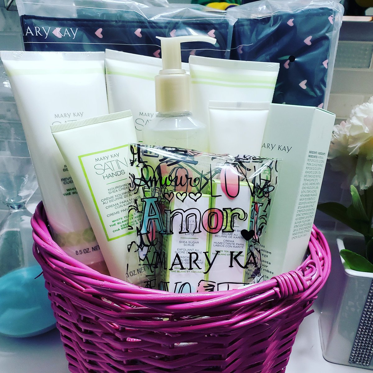 MooreTrvls's tweet image. Are you her favorite? Let's make sure ask me how. #MaryKay #MothersDay #MKLife